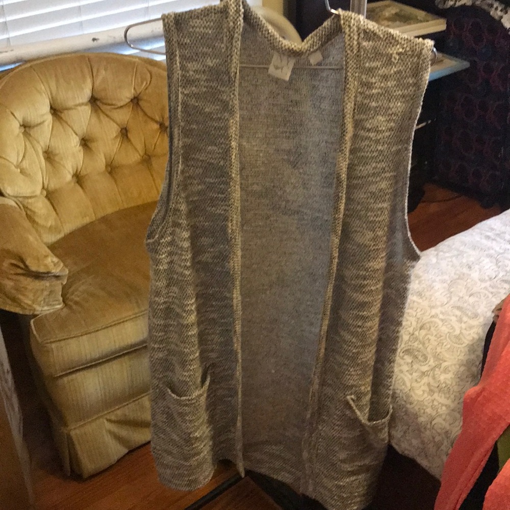 Light long vest